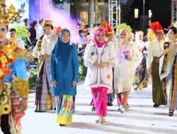 Makassar Unjuk Budaya, Aliyah Mustika dan Melinda Aksa Meriahkan Karnaval APEKSI di Surabaya