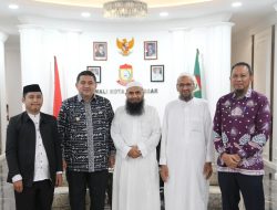 Wali Kota dan Warga Makassar Salat Idul Adha di Lapangan Karebosi, Hadirkan Imam Masjid Ummul Quro