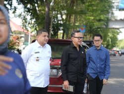 Munafri Bersama Wamendagri Bima Arya Naik Pete-Pete Sidak Damkarmat, Lanjut Naik Becak Pantau Layanan Publik Makassar