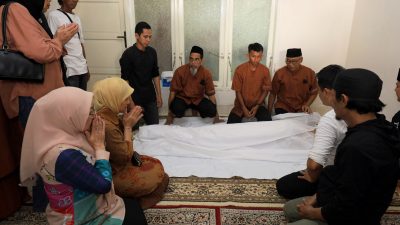Aliyah Mustika Ilham Melayat ke Rumah Duka Gafni Gaffar: Wujud Empati dan Solidaritas Sosial