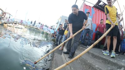 Makassar Gerak Bersih dari RT/RW: Wali Kota Munafri Terjunkan Alat Berat dan Dorong Urban Farming