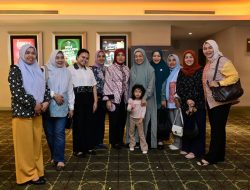 Wakil Wali Kota Makassar Aliyah Mustika Ilham Nonton Bareng Film Penantian Buah Hati Bersama Ketua TP PKK
