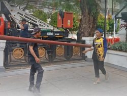 Pemasangan Tiang Lampu Perkuat Fasilitas Malam di UPT Museum Kota Makassar