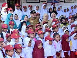 Seragam Gratis untuk 150 Siswa Pulau Sangkarang, Pemkot Makassar Hadirkan Harapan Baru