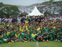 Munafri Dorong Pembinaan Sepak Bola Usia Dini Lewat Grassroots Football Festival di Makassar