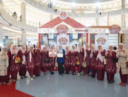 Dekranasda Kota Makassar Raih Juara 2 Parade Wastra di Penutupan Expo Kreatif Andalan 2025