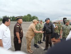 Wali Kota Makassar Jemput Menhan Sjafrie Sjamsoeddin di Lanud Sultan Hasanuddin