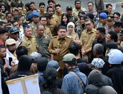 Turun Temui Pendemo, Appi Tegaskan Pedagang Tak Digusur, Hanya Ditertibkan Demi Keselamatan