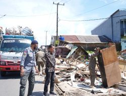 Pemkot Makassar Tertibkan Lapak Liar di Depan Asrama Haji, Atasi Kemacetan Musiman
