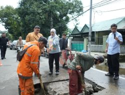 Respon Cepat Keluhan Warga, Wali Kota Munafri Tinjau dan Perbaiki Jalan Garuda Mariso