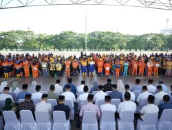 Munafri–Aliyah Serahkan 7.100 Paket Lebaran untuk Satgas Kebersihan dan Drainase Makassar