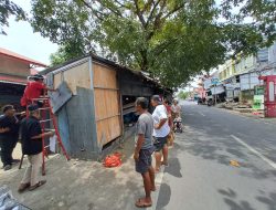 Pemkot Tertibkan Lapak Liar di Tallo yang Berdiri di Atas Drainase Selama 5 Tahun
