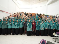 Melinda Aksa Ajak Kader PKK Makassar Jadi Pelopor Keluarga Cerdas Berinternet